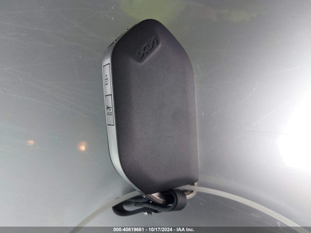 KNDNB5K39S6453960 KIA Carnival Mpv Lxs