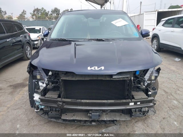 KNDNB5K39S6453960 KIA Carnival Mpv Lxs