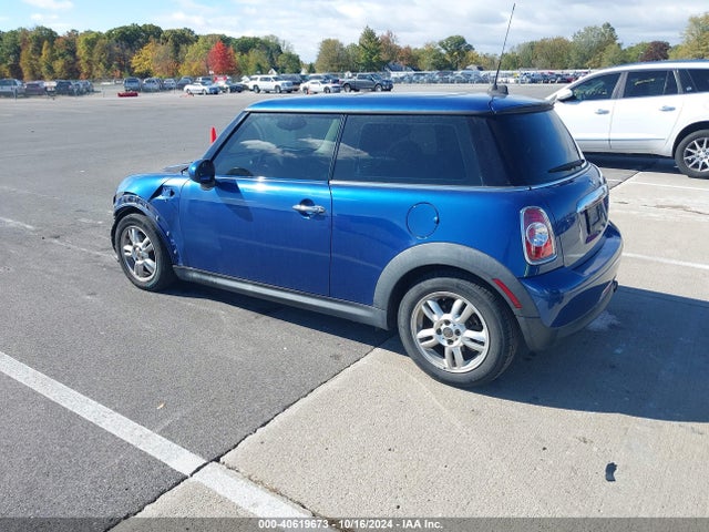 2013 MINI HARDTOP WMWSU3C56DT681756 Photo 2