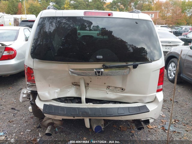 Honda Pilot Touring 2015 5FNYF4H99FB049526 Image 17