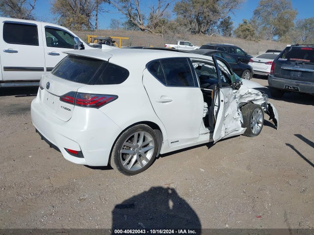Lexus CT 200H 2014 JTHKD5BH5E2198064 Image 4