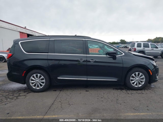Chrysler Pacifica Touring-l 2017 2C4RC1BG3HR527210 Image 13