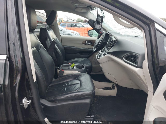 2C4RC1BG3HR527210 Chrysler Pacifica Touring-l