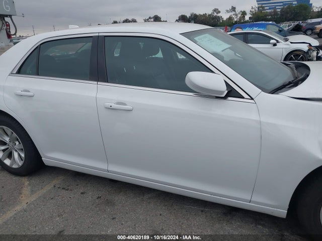 Chrysler 300 Touring 2023 2C3CCAAG4PH613903 Image 13