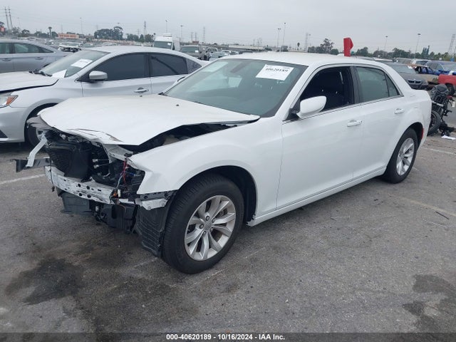 2C3CCAAG4PH613903 Chrysler 300 Touring