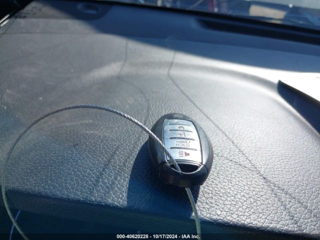 KNMAT2MT9HP617668 Nissan ROGUE SV