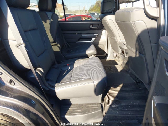 Toyota Sequoia Platinum 2024 7SVAAABA6RX027212 Image 8