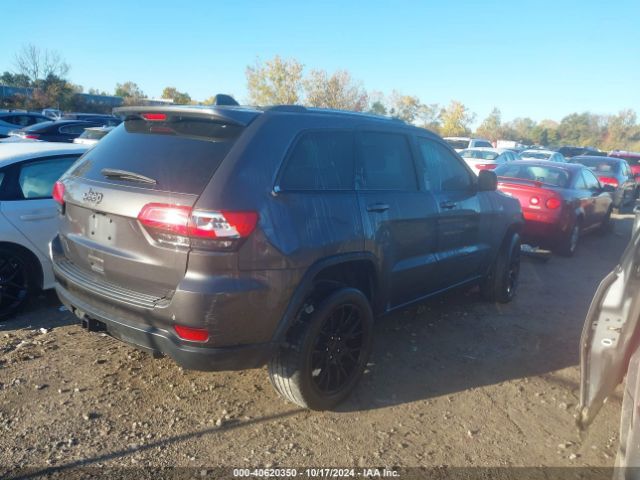 1C4RJFAG3JC325910 Jeep Grand Cherokee Laredo E 4x4