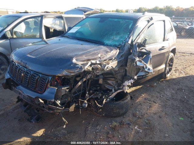 1C4RJFAG3JC325910 Jeep Grand Cherokee Laredo E 4x4