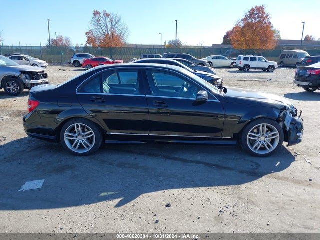 WDDGF8AB7ER318427 Mercedes-Benz C 300 Luxury 4matic/sport 4matic