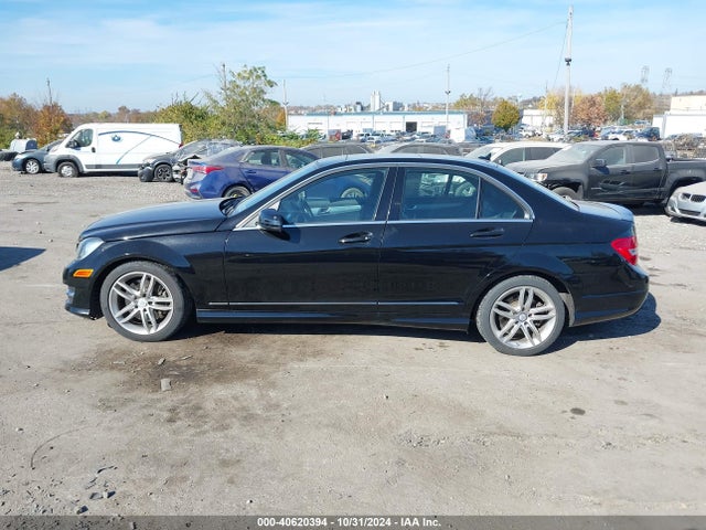 WDDGF8AB7ER318427 Mercedes-Benz C 300 Luxury 4matic/sport 4matic
