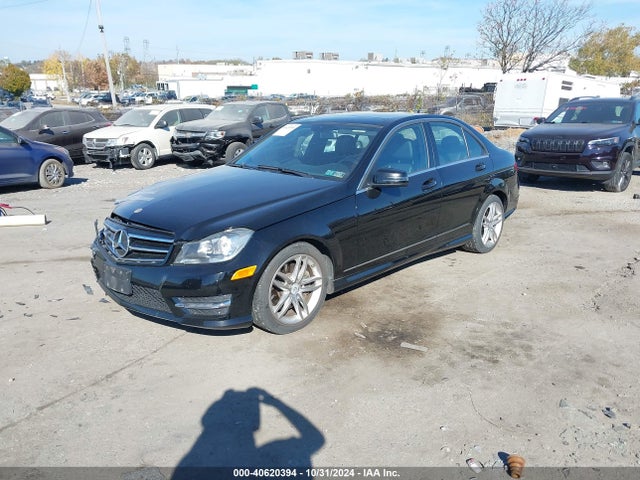 WDDGF8AB7ER318427 Mercedes-Benz C 300 Luxury 4matic/sport 4matic