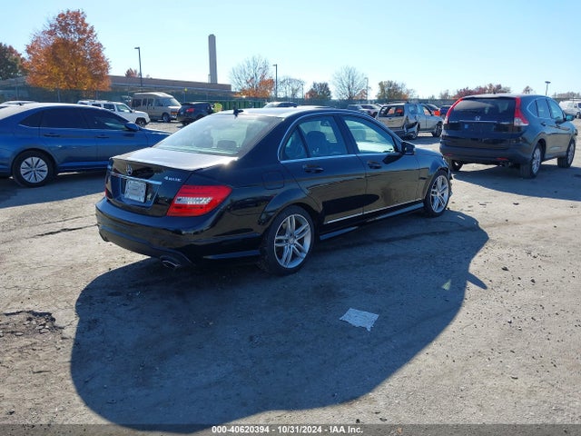 WDDGF8AB7ER318427 Mercedes-Benz C 300 Luxury 4matic/sport 4matic