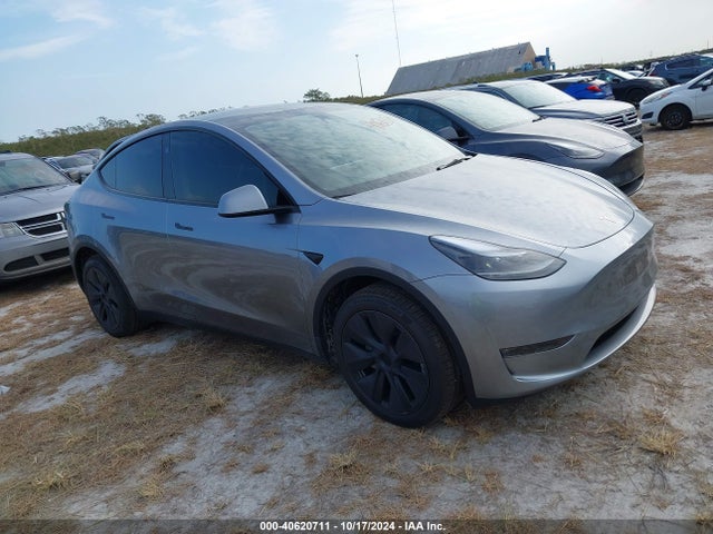 2024 TESLA MODEL Y 7SAYGDEE3RA317778 Photo 0