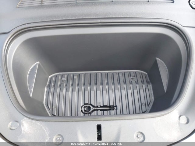 2024 TESLA MODEL Y 7SAYGDEE3RA317778 Photo 9