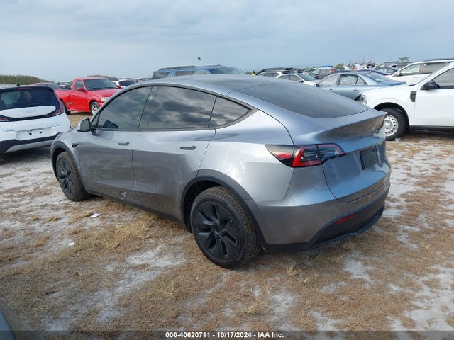 2024 TESLA MODEL Y 7SAYGDEE3RA317778 Photo 2