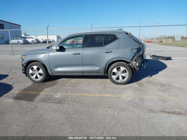 YV4AC2HK8M2607400 Volvo Xc40 T4 Momentum
