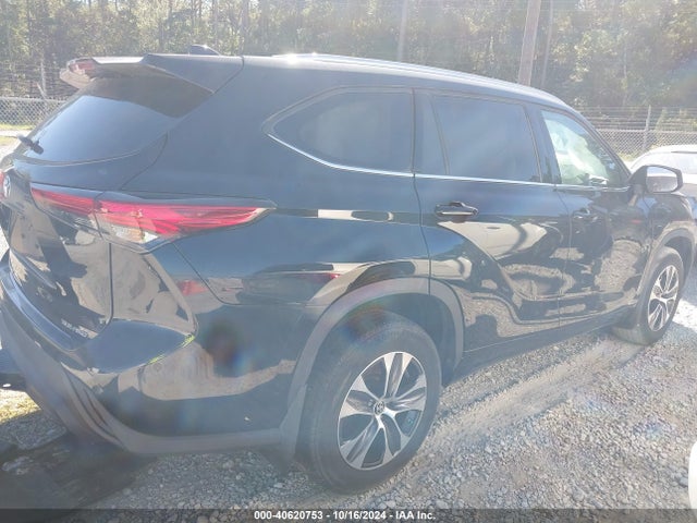 Toyota Highlander Xle 2022 5TDGZRBH2NS247276 Image 14