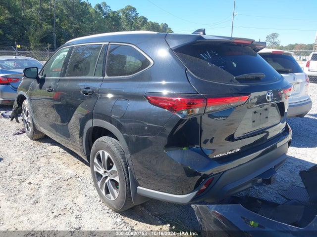 Toyota Highlander Xle 2022 5TDGZRBH2NS247276 Image 3