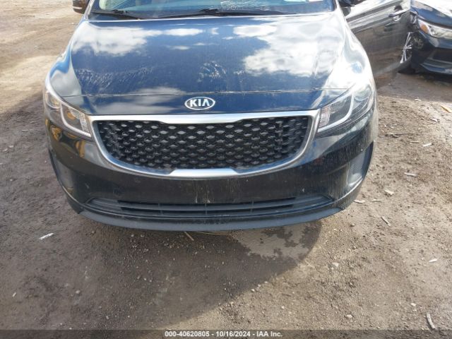 KNDMB5C16H6238683 KIA SEDONA LX