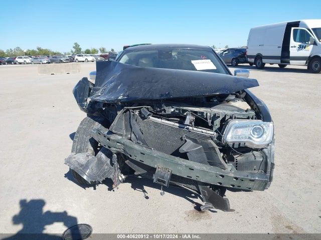 Chrysler 300C 2016 2C3CCAET8GH306497 Image 13