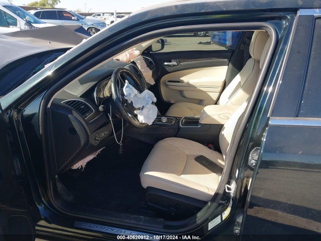 Chrysler 300C 2016 2C3CCAET8GH306497 Image 5