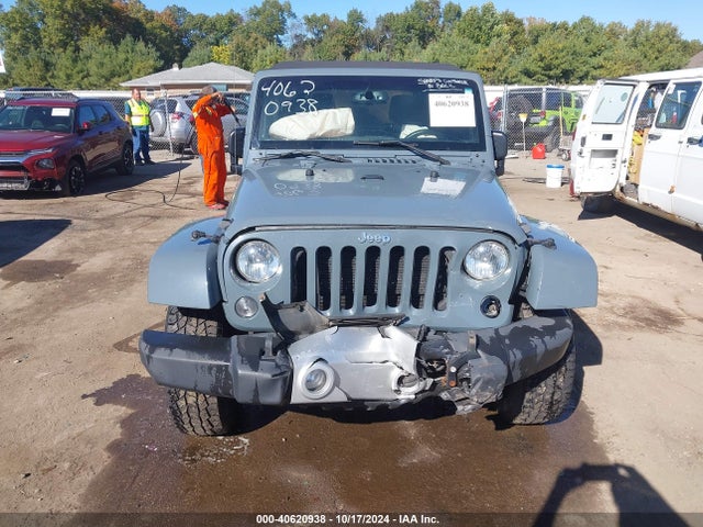 1C4BJWEG5FL582666 Jeep Wrangler Unlimited Sahara