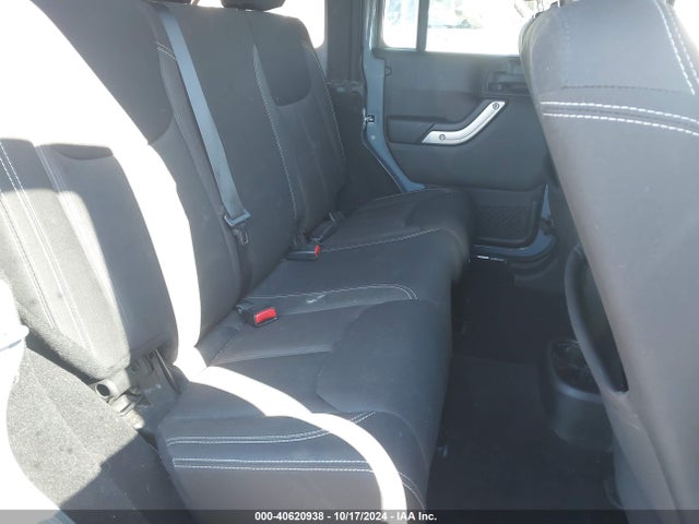 1C4BJWEG5FL582666 Jeep Wrangler Unlimited Sahara