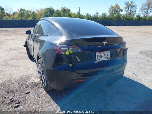 2022 TESLA MODEL Y 7SAYGDEE2NF391044 Photo 2