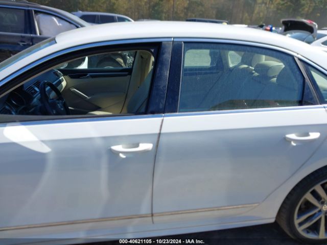1VWDT7A30HC005488 Volkswagen Passat 1.8t R-line