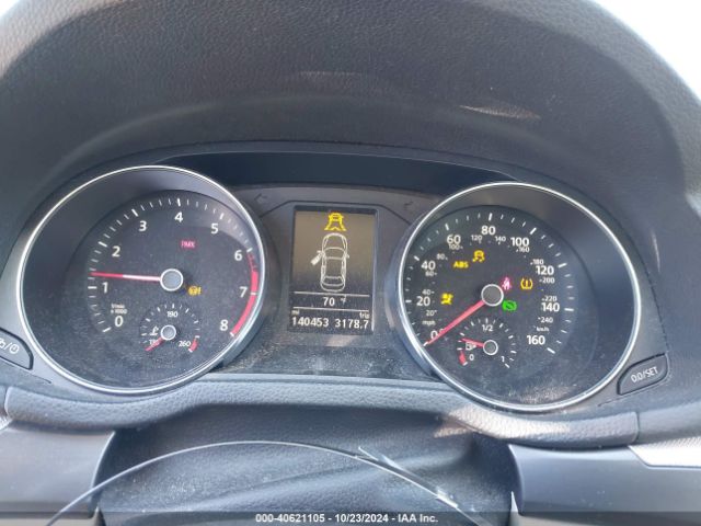 1VWDT7A30HC005488 Volkswagen Passat 1.8t R-line
