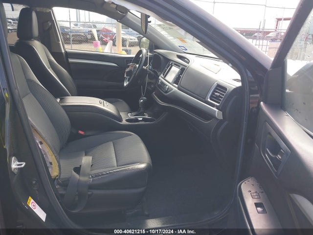 Toyota Highlander Le Plus 2018 5TDZZRFH2JS249137 Image 5