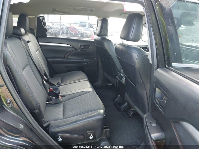 Toyota Highlander Le Plus 2018 5TDZZRFH2JS249137 Image 8