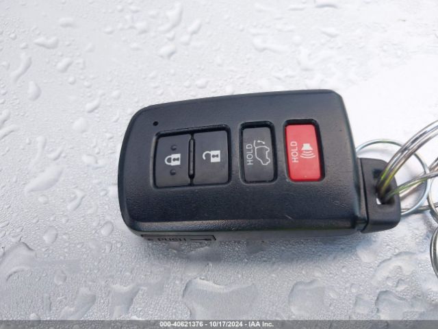 JTMRFREVXJJ219123 Toyota Rav4 Adventure/xle