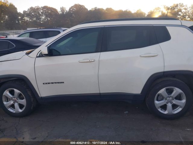 3C4NJCBB1JT368436 Jeep Compass Latitude Fwd