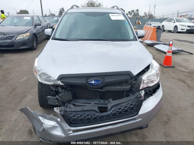 Subaru Forester 2.5i Limited 2016 JF2SJAKC6GH526181 Image 12