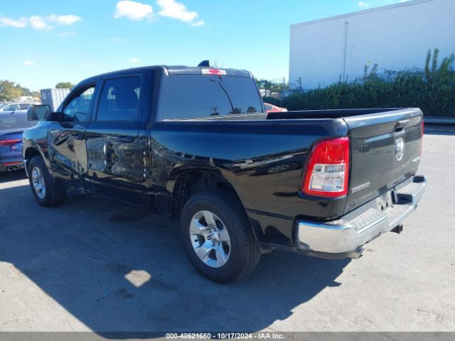 2023 RAM 1500 1C6SRFFT1PN690865 Photo 2