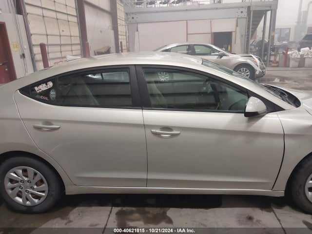 5NPD74LF1HH195755 Hyundai ELANTRA SE