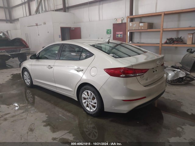 5NPD74LF1HH195755 Hyundai ELANTRA SE