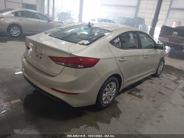 5NPD74LF1HH195755 Hyundai ELANTRA SE