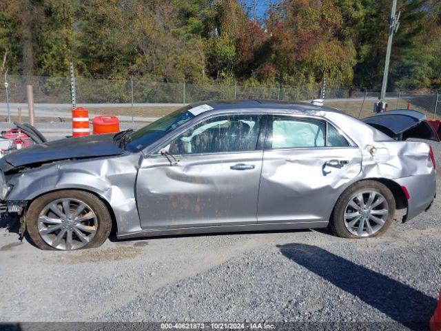 2C3CCAKGXJH268169 Chrysler 300 Limited Awd