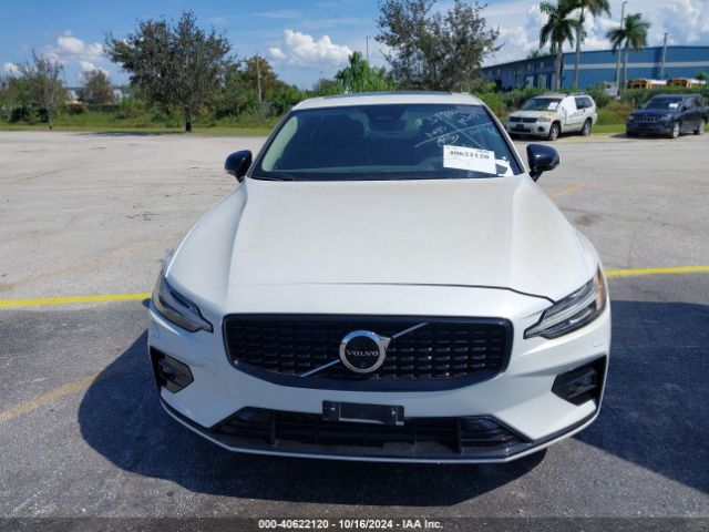 7JRL12TL0RG281251 Volvo S60 B5 Plus Dark Theme