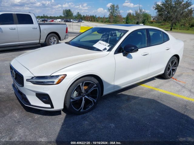 7JRL12TL0RG281251 Volvo S60 B5 Plus Dark Theme