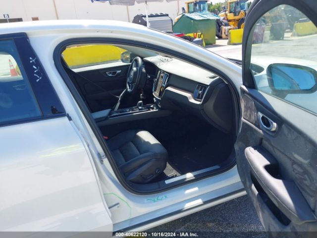 7JRL12TL0RG281251 Volvo S60 B5 Plus Dark Theme