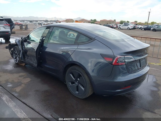 2022 TESLA MODEL 3 5YJ3E1EB5NF185945 Photo 2