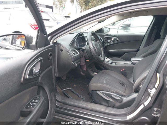 Chrysler 200 Limited 2015 1C3CCCAB5FN502878 Image 17