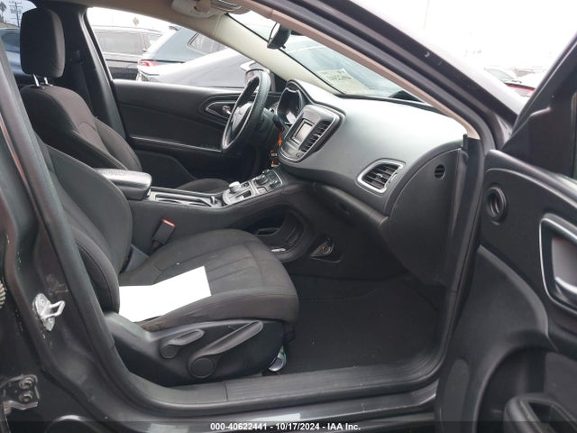 Chrysler 200 Limited 2015 1C3CCCAB5FN502878 Image 5