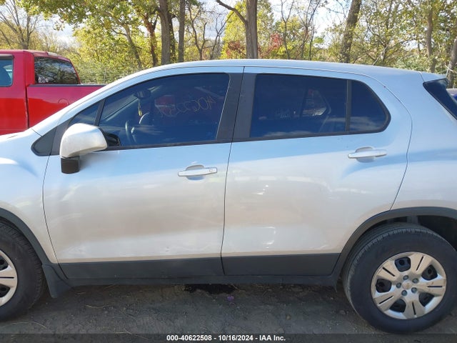 Chevrolet TRAX LS 2017 3GNCJKSBXHL244863 Image 14