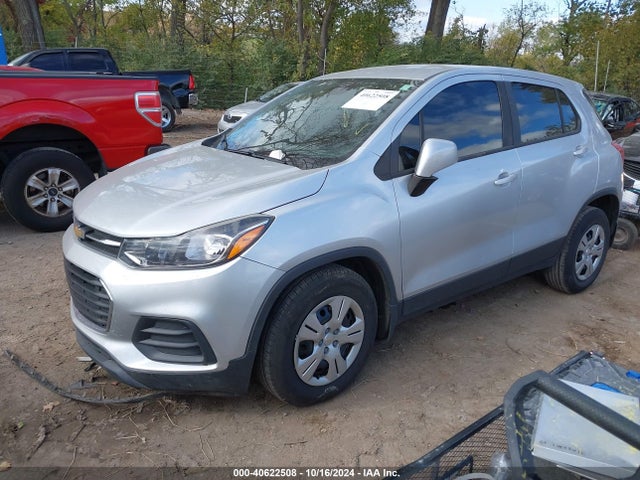 Chevrolet TRAX LS 2017 3GNCJKSBXHL244863 Image 2