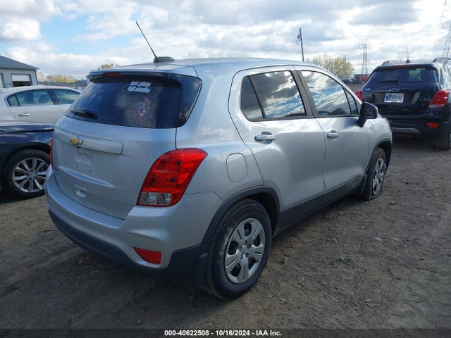 Chevrolet TRAX LS 2017 3GNCJKSBXHL244863 Image 4